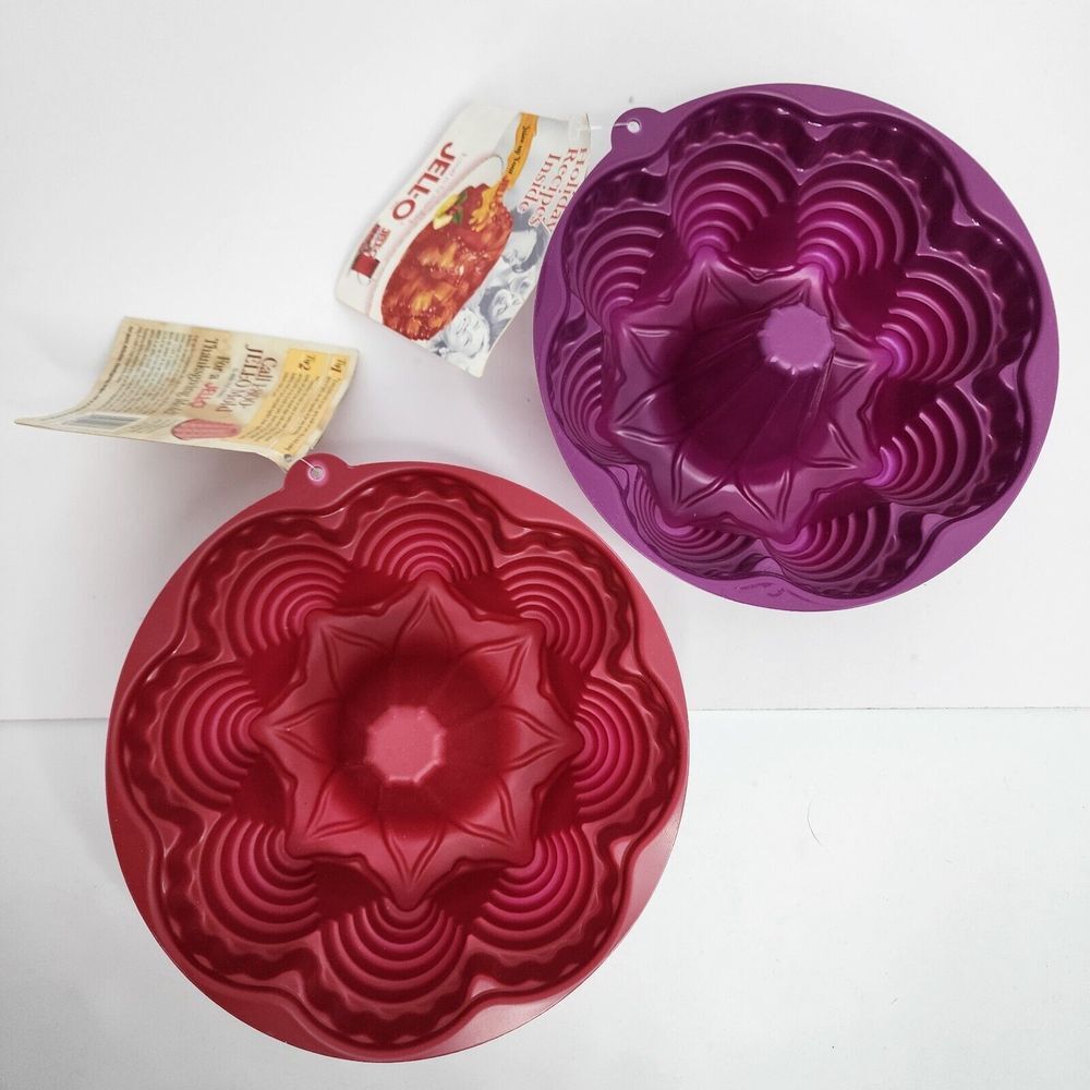 Jello Molds Bundt Christmas Holiday Fruit Cake Salad - Lot of 2‎